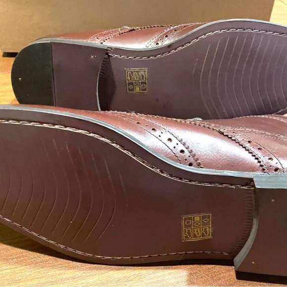 ASOS DESIGN brogue boots in brown leather with black sole. Size 11 - Picture 3 of 5